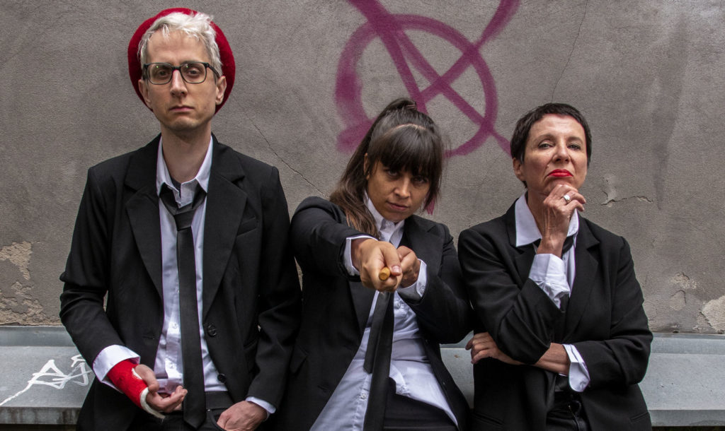 STATUSMELDUNGEN  I von Stefanie Sargnagel