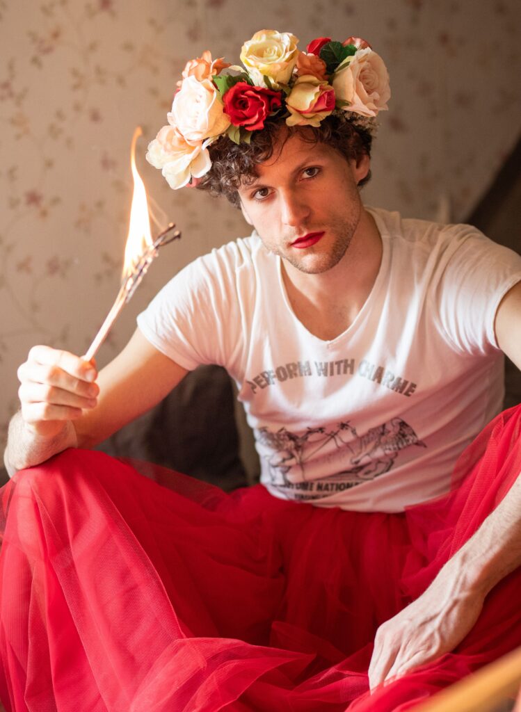 Das hässliche Universum I von Laura Naumann I ab 12. April